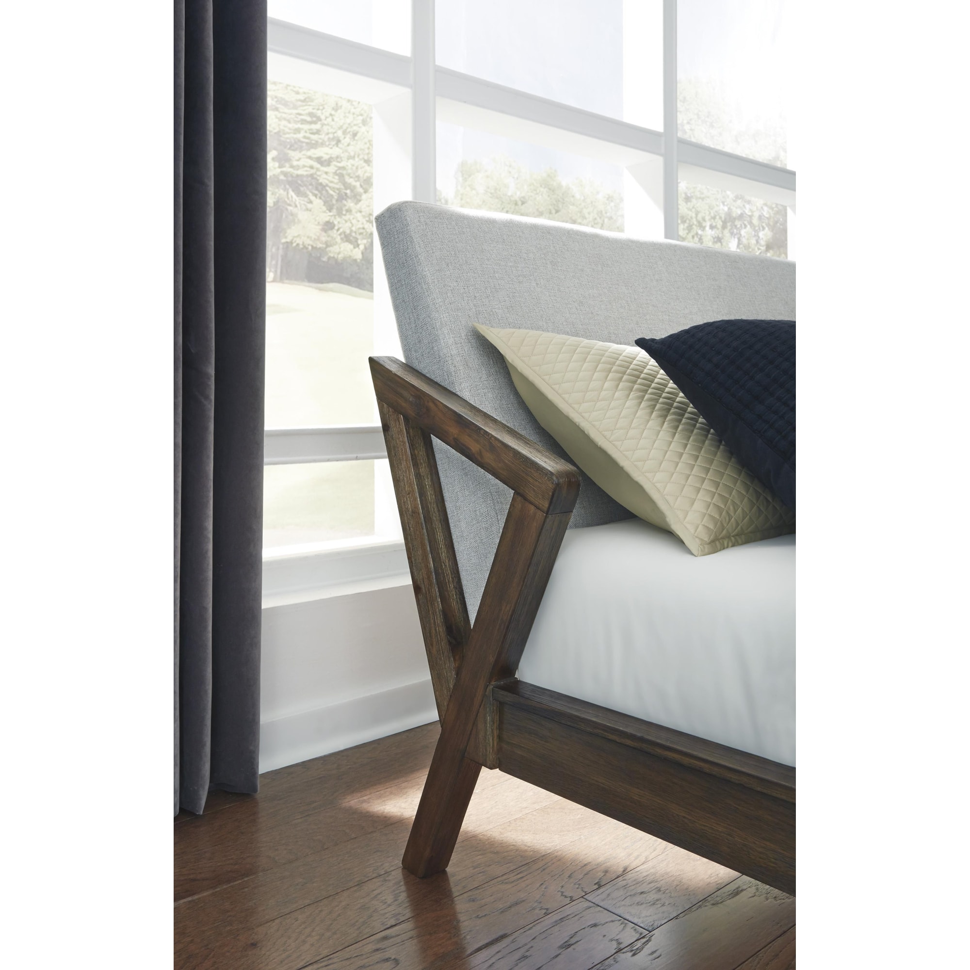 Signature Design by Ashley Kisper B51377+74 Queen Platform Bed Furniture and ApplianceMart